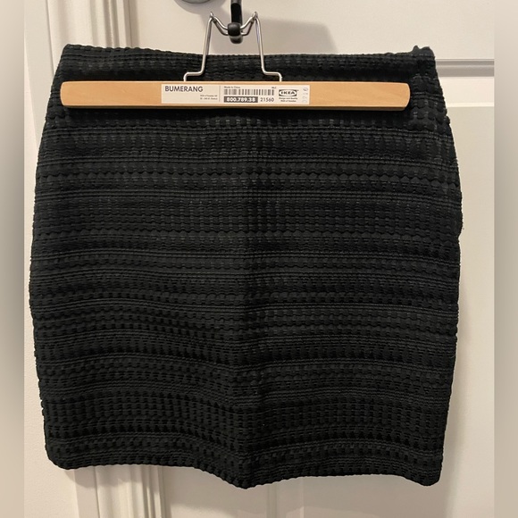 H&M Skirt - Picture 2 of 6